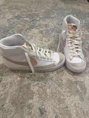 Nike Women’s Blazer Mid with Pale Pink Swoosh